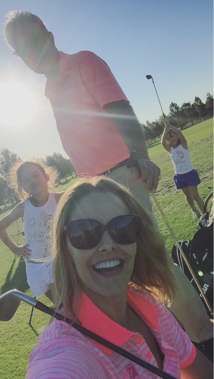 Bianca Rinaldi joga golfe com a família na Flórida em intercâmbio com o STB