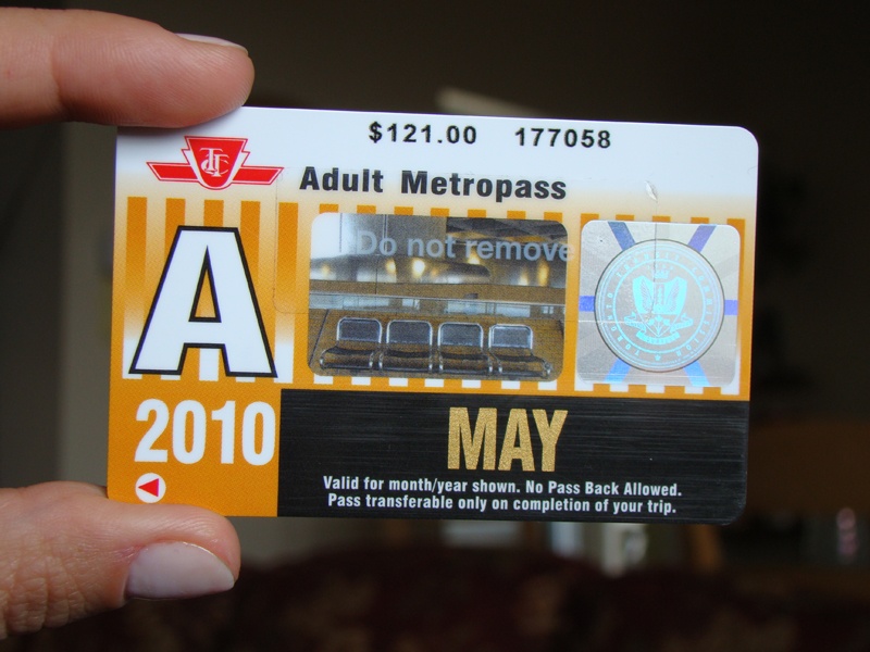 Metropass, cartão de transporte público válido por um mês em Toronto
