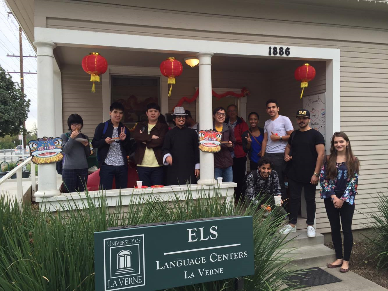 Sammy Fonseca e seus amigos da ELS Language Centers de La Verse