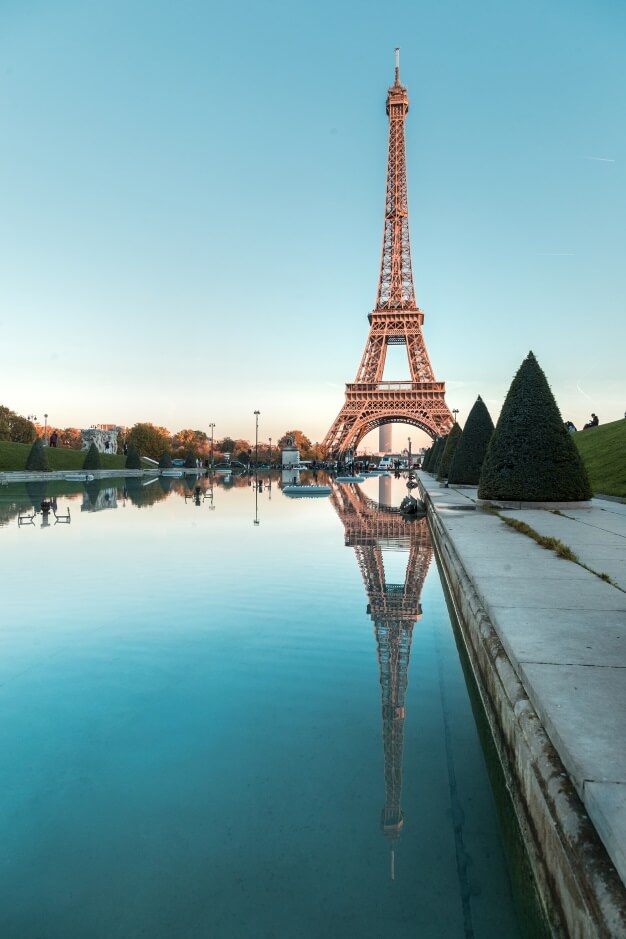 Torre Eiffel, em Paris. A 3ª cidade mais visitada no mundo em 2016.