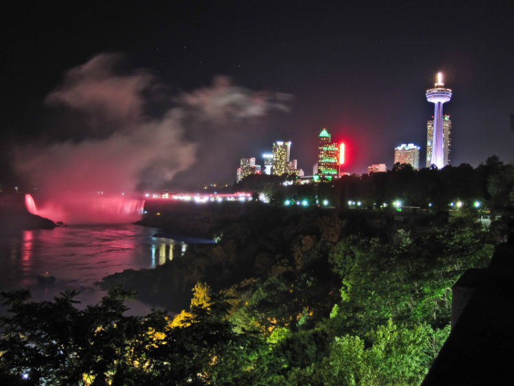 Niagara Falls: descendo as cataratas num barril! - Blog do Intercâmbio STB